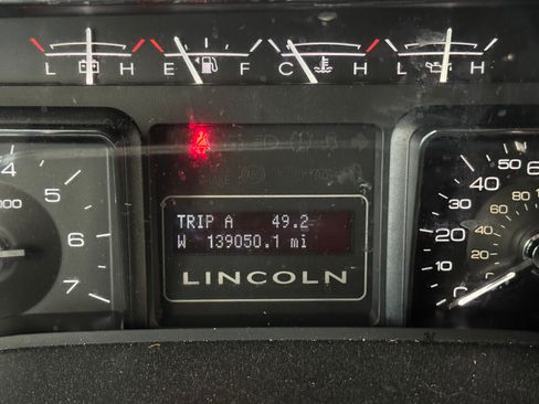 Used 2011 Lincoln Navigator L Sport Utility 4D image 14