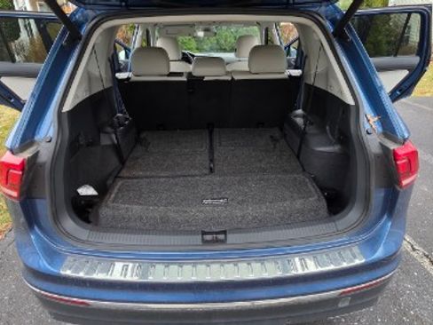 Used 2019 Volkswagen Tiguan SEL Premium w/ 3rd Row Seat Package image 7