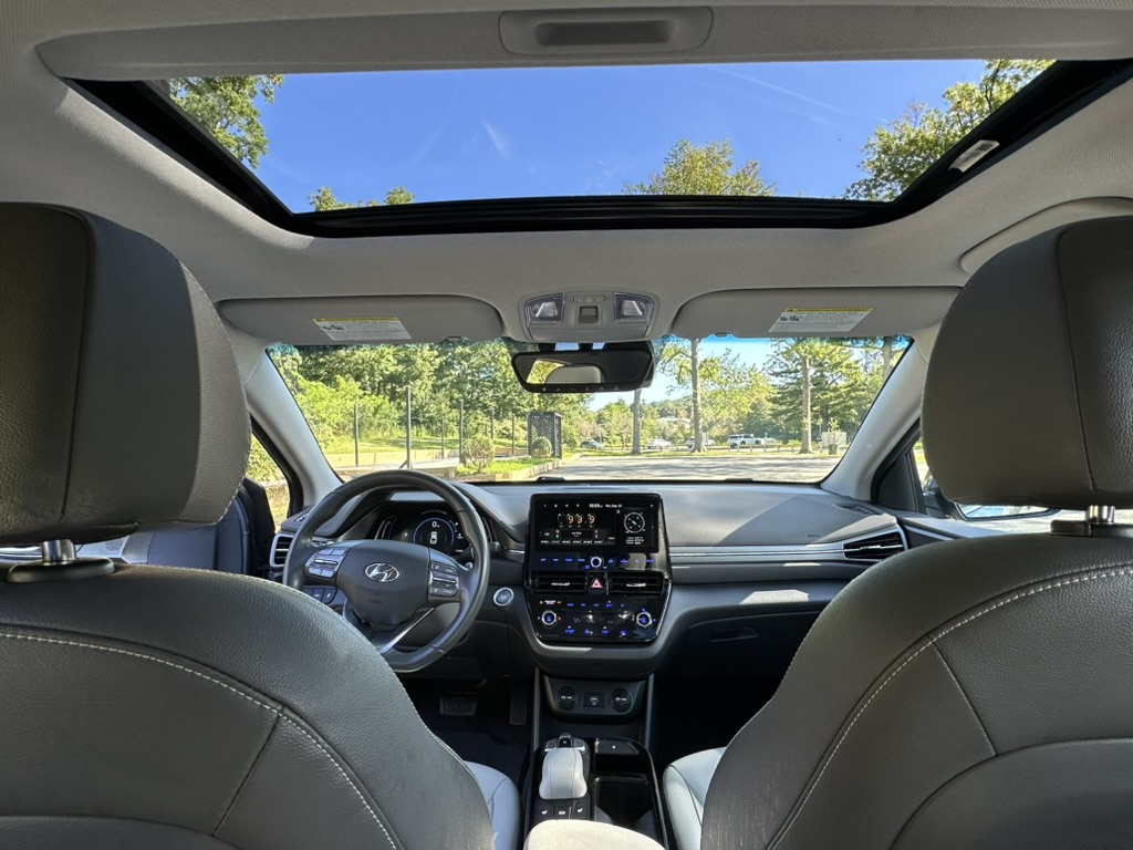 Used 2021 Hyundai Ioniq Limited FWD image 8