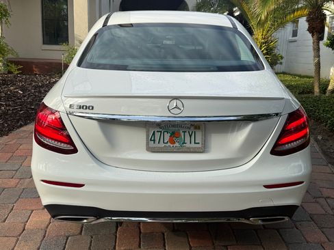 Used 2019 Mercedes-Benz E 300 image 2
