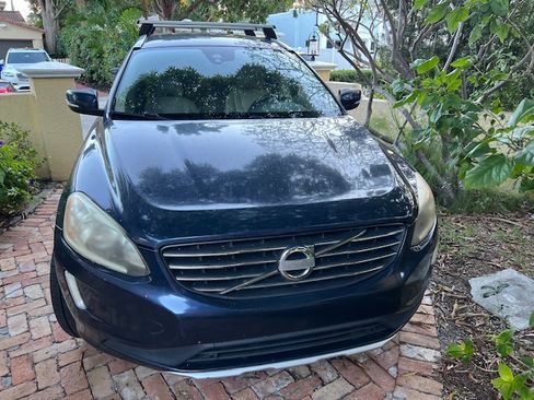 Used 2015 Volvo XC60 T5 Premier Plus image 2