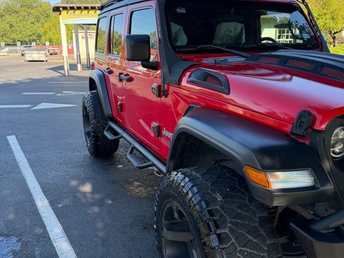 Used 2018 Jeep Wrangler Unlimited Sport S AWD/4WD image 4