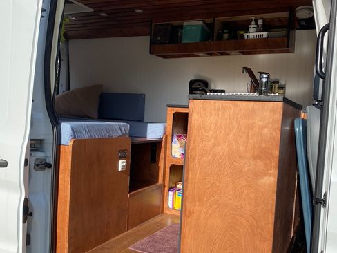 Used 2018 Ford Transit 150 130 Medium Roof image 12