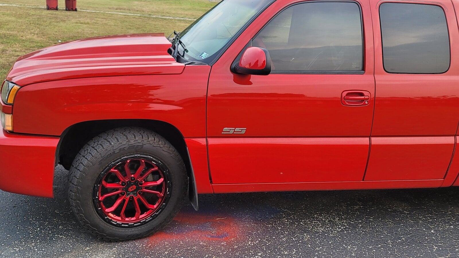 Used 2003 Chevrolet Silverado 1500 SS AWD/4WD image 2