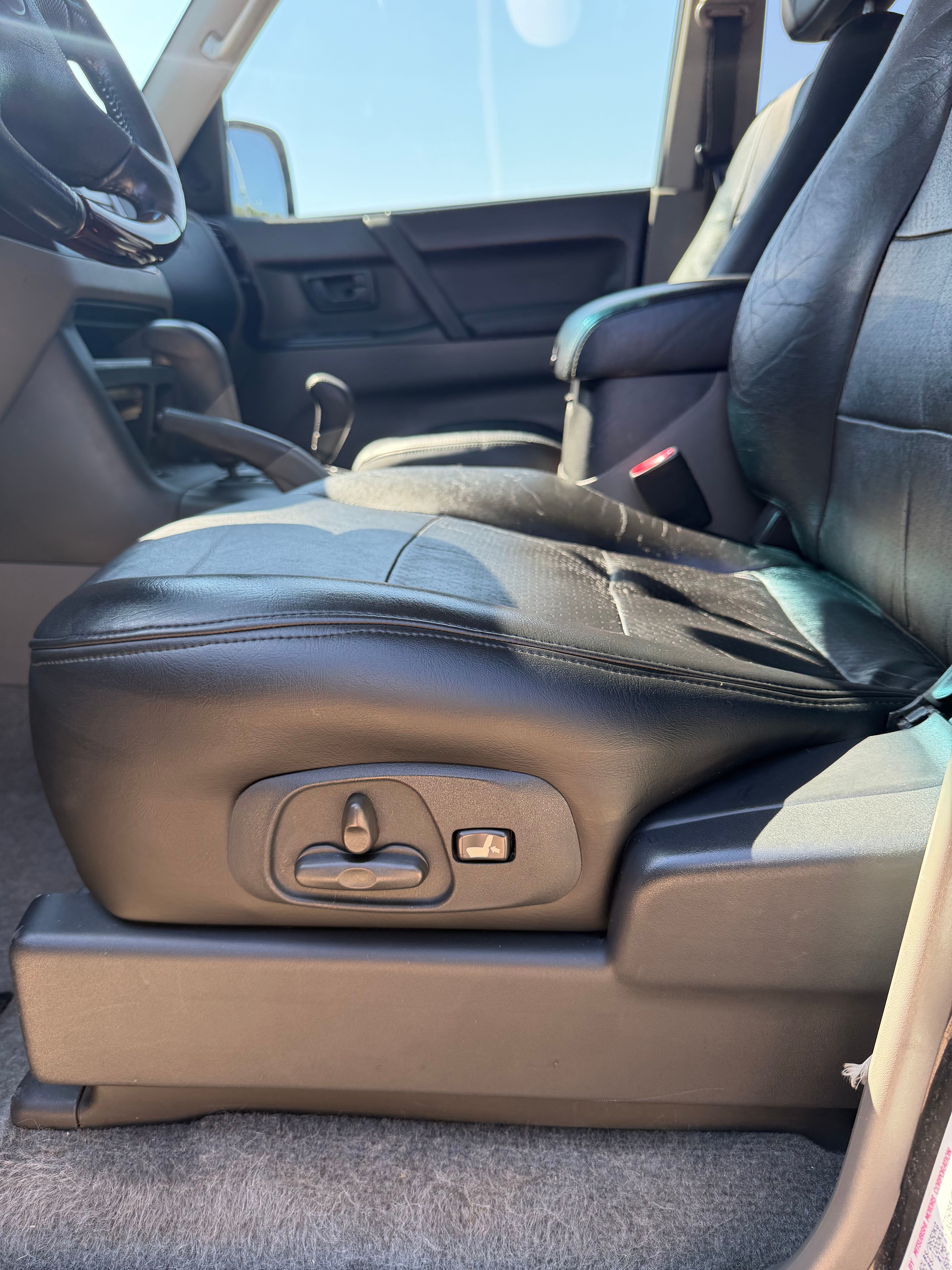 Used 2001 Mitsubishi Montero Limited AWD/4WD image 13