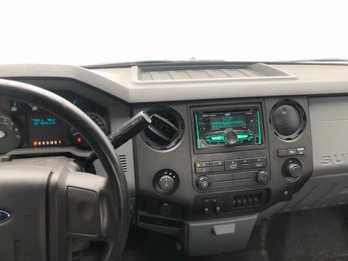 Used 2015 Ford F250 XL w/ Power Equipment Group image 13