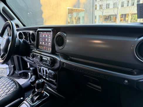 Used 2021 Jeep Wrangler Sport image 10