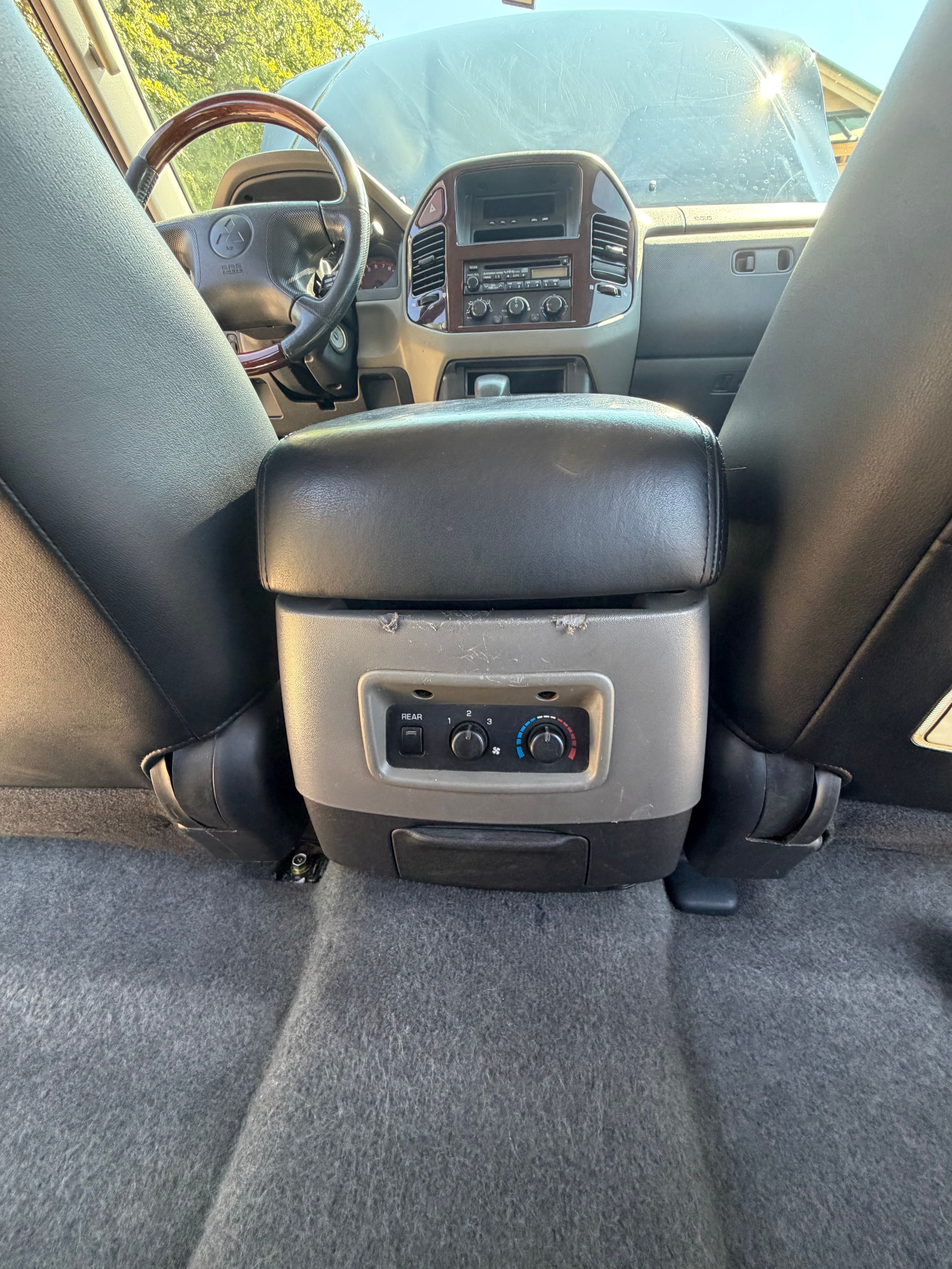 Used 2001 Mitsubishi Montero Limited AWD/4WD image 28