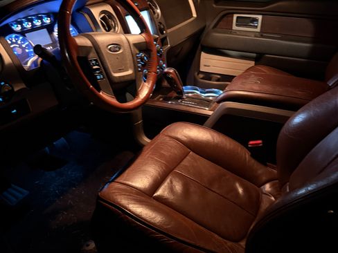 Used 2014 Ford F150 King Ranch w/ King Ranch Luxury Package AWD/4WD image 4