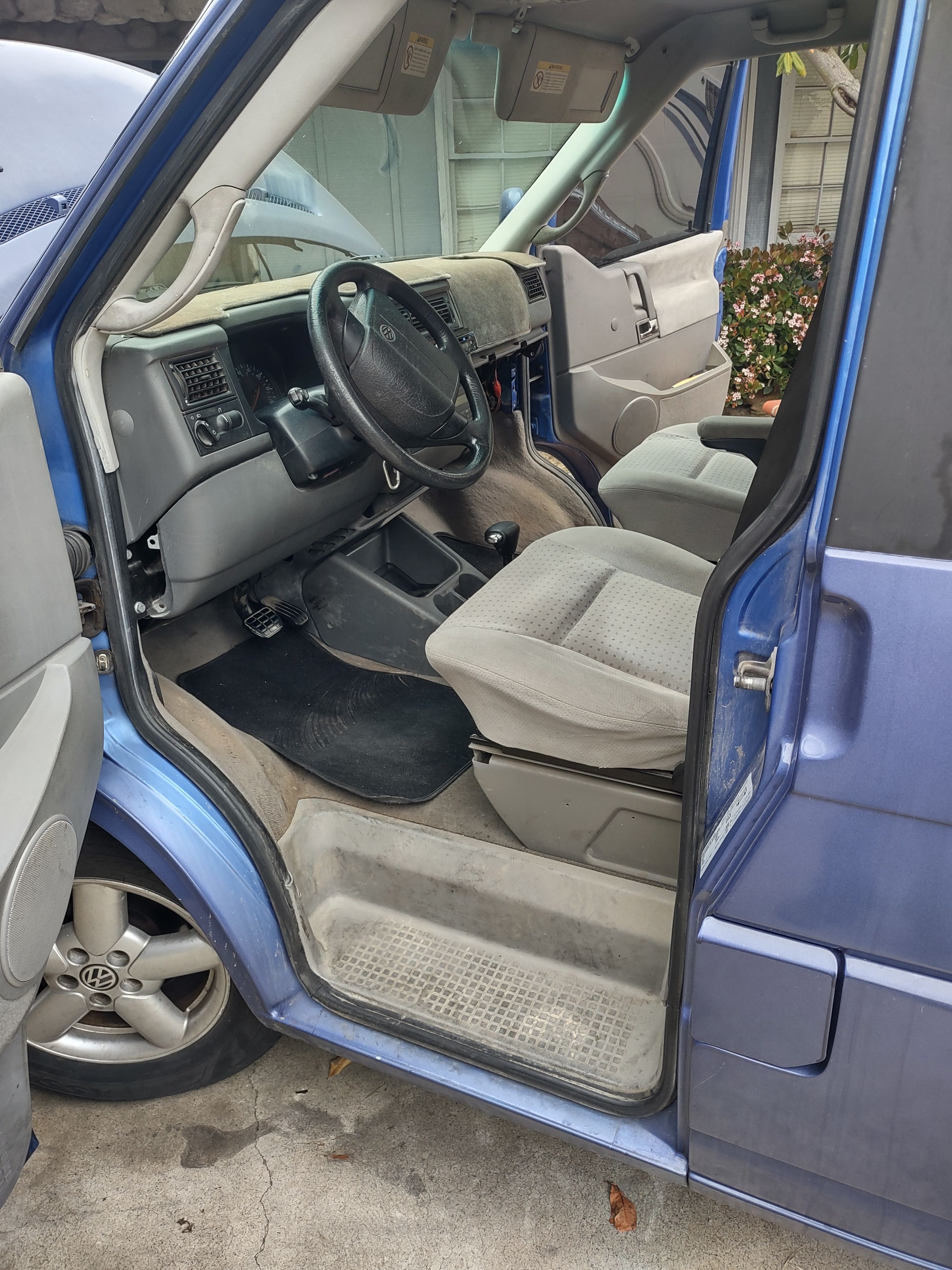 Used 2000 Volkswagen Eurovan MV FWD image 6