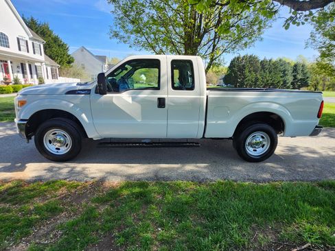 Used 2016 Ford F250 XL w/ Power Equipment Group image 5
