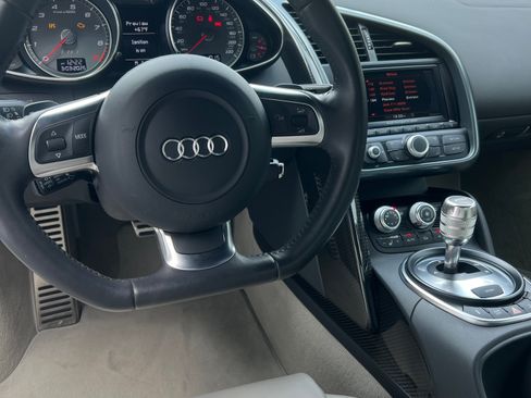 Used 2010 Audi R8 V8 image 10