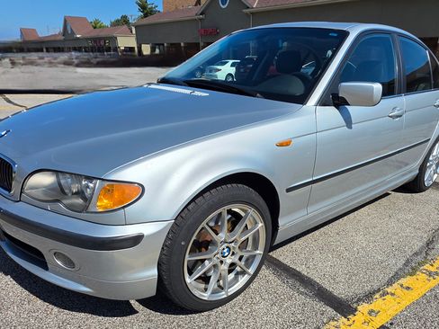 Used 2003 BMW 330xi Sedan image 2