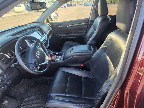 Used 2015 Toyota Highlander Limited Platinum image 9