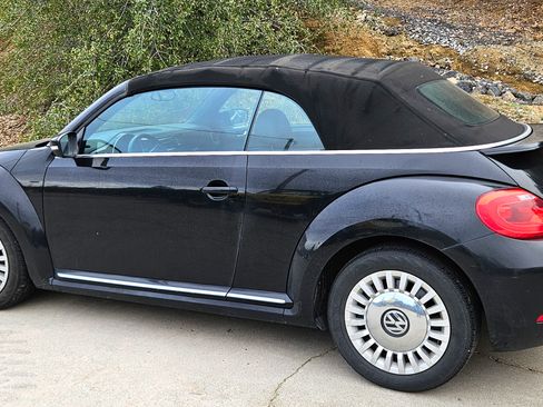 Used 2014 Volkswagen Beetle 1.8T image 1