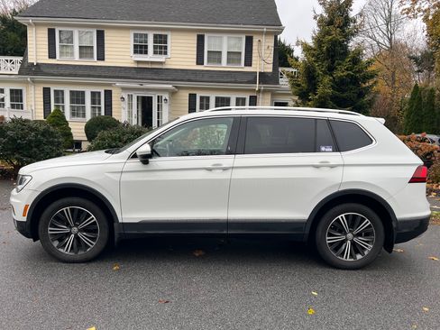 Used 2018 Volkswagen Tiguan SEL image 5
