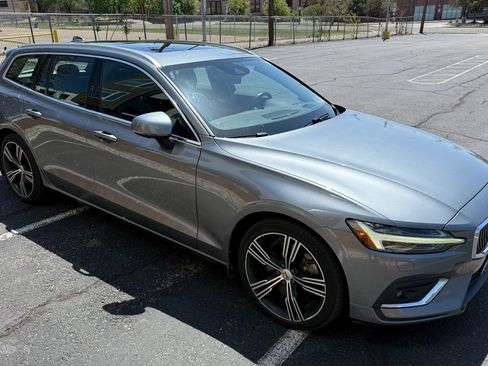 Used 2019 Volvo V60 T6 Inscription image 6