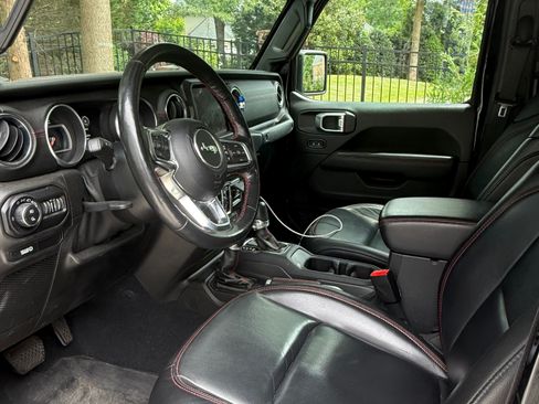 Used 2020 Jeep Gladiator Rubicon AWD/4WD image 4