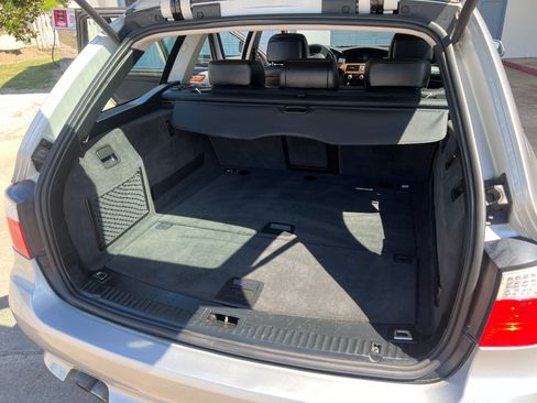 Used 2010 BMW 535i xDrive Wagon image 15