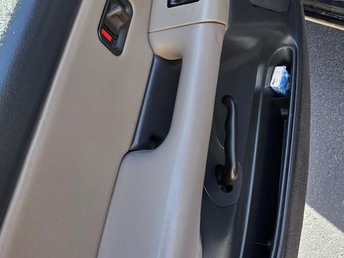 Used 2002 GMC Yukon XL SLE image 15