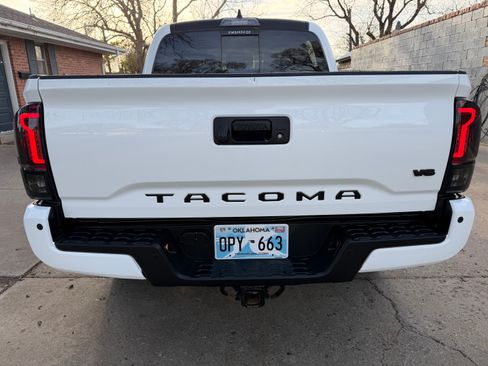 Used 2023 Toyota Tacoma TRD Off-Road w/ Technology Package image 6