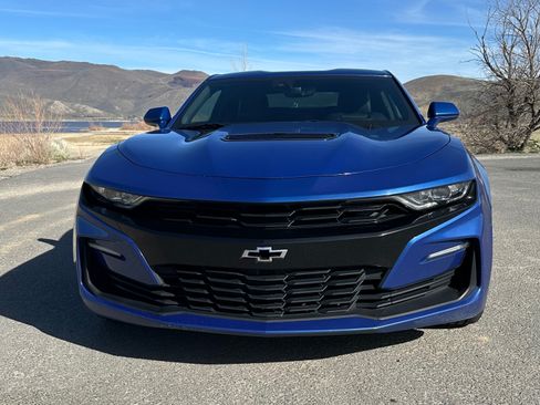 Used 2019 Chevrolet Camaro SS RWD image 2