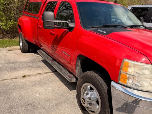 Used 2011 Chevrolet Silverado 3500 LTZ w/ LTZ Plus Package image 5