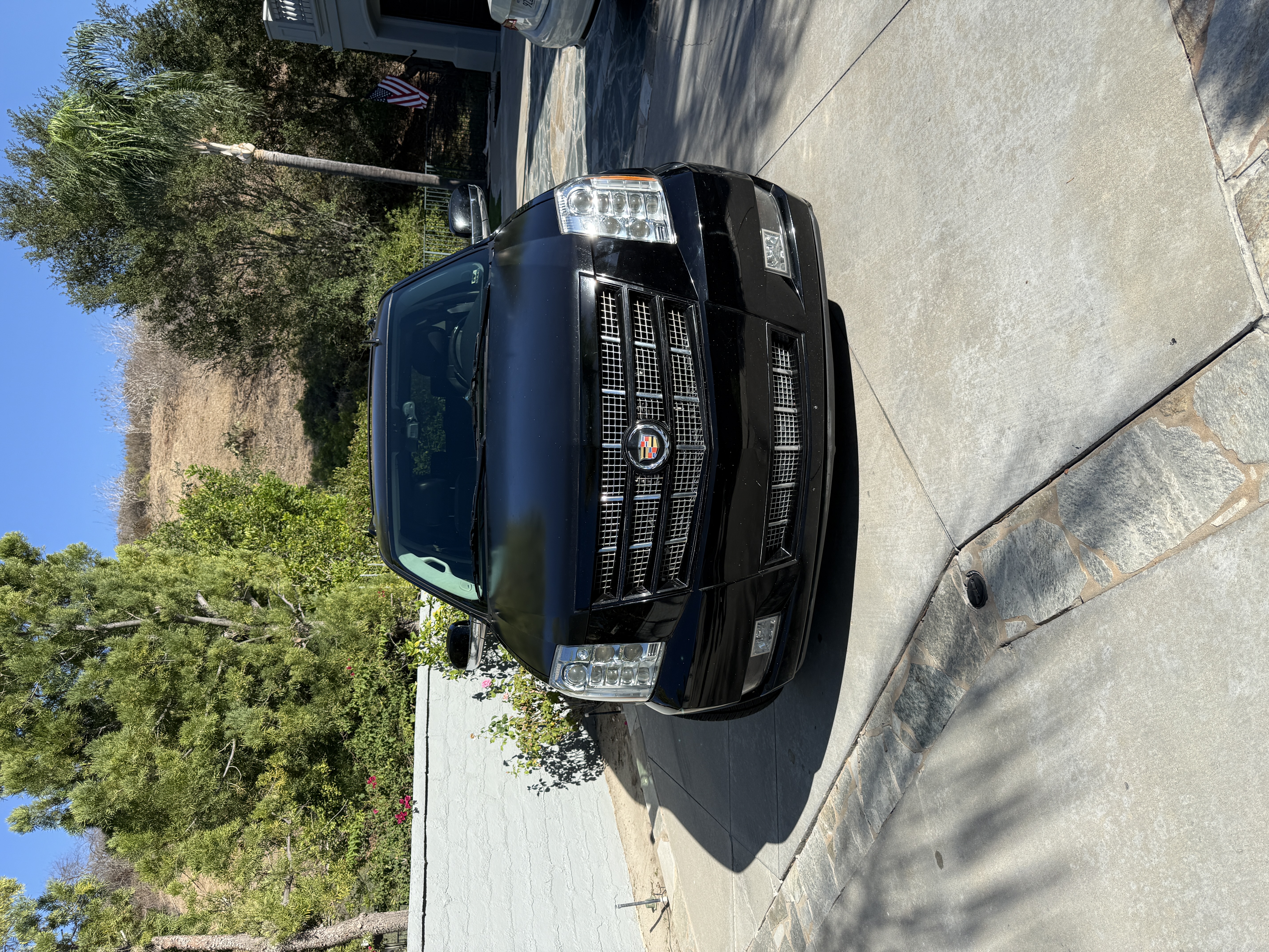 Used 2013 Cadillac Escalade ESV Premium AWD/4WD image 4