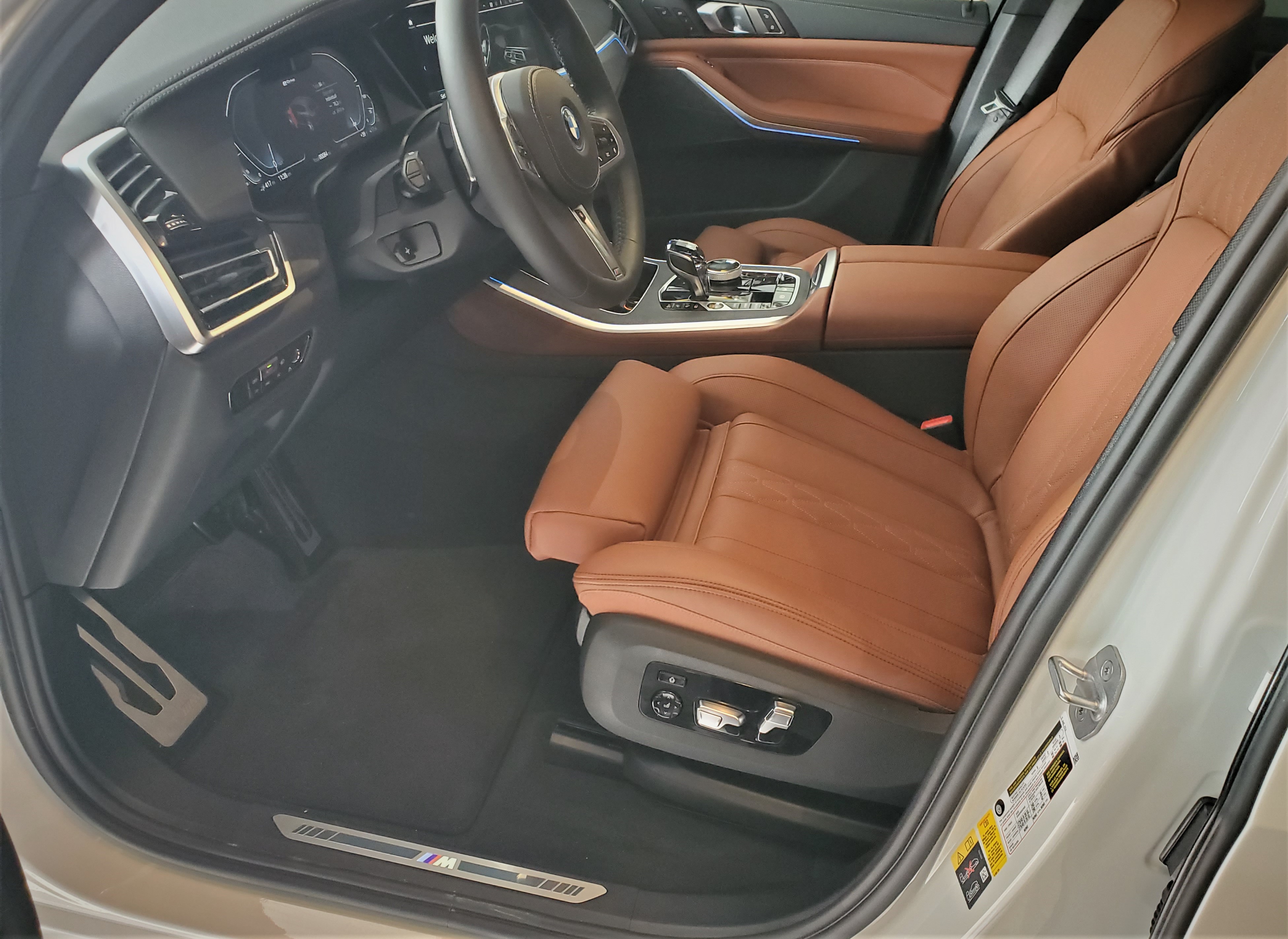 Used 2022 BMW X5 xDrive45e w/ M Sport Package AWD/4WD image 5