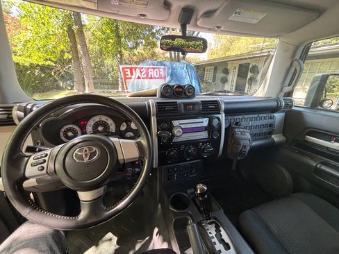Used 2007 Toyota FJ Cruiser 4WD image 8