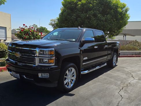 Used 2014 Chevrolet Silverado 1500 High Country w/ High Country Premium Package AWD/4WD image 12