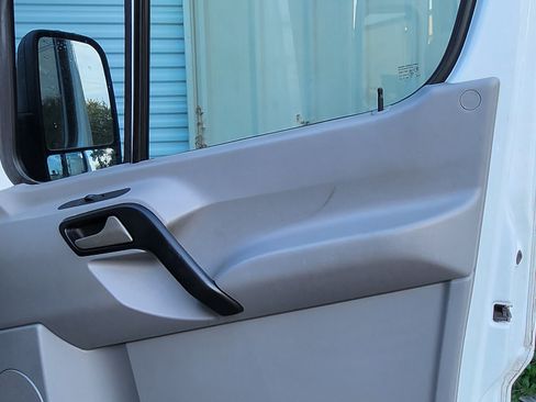 Used 2012 Mercedes-Benz Sprinter 2500 image 11