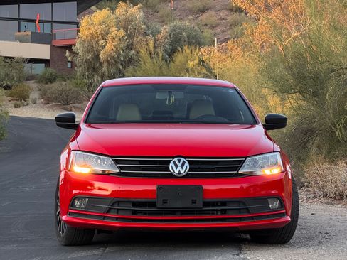 Used 2016 Volkswagen Jetta Sport FWD image 10