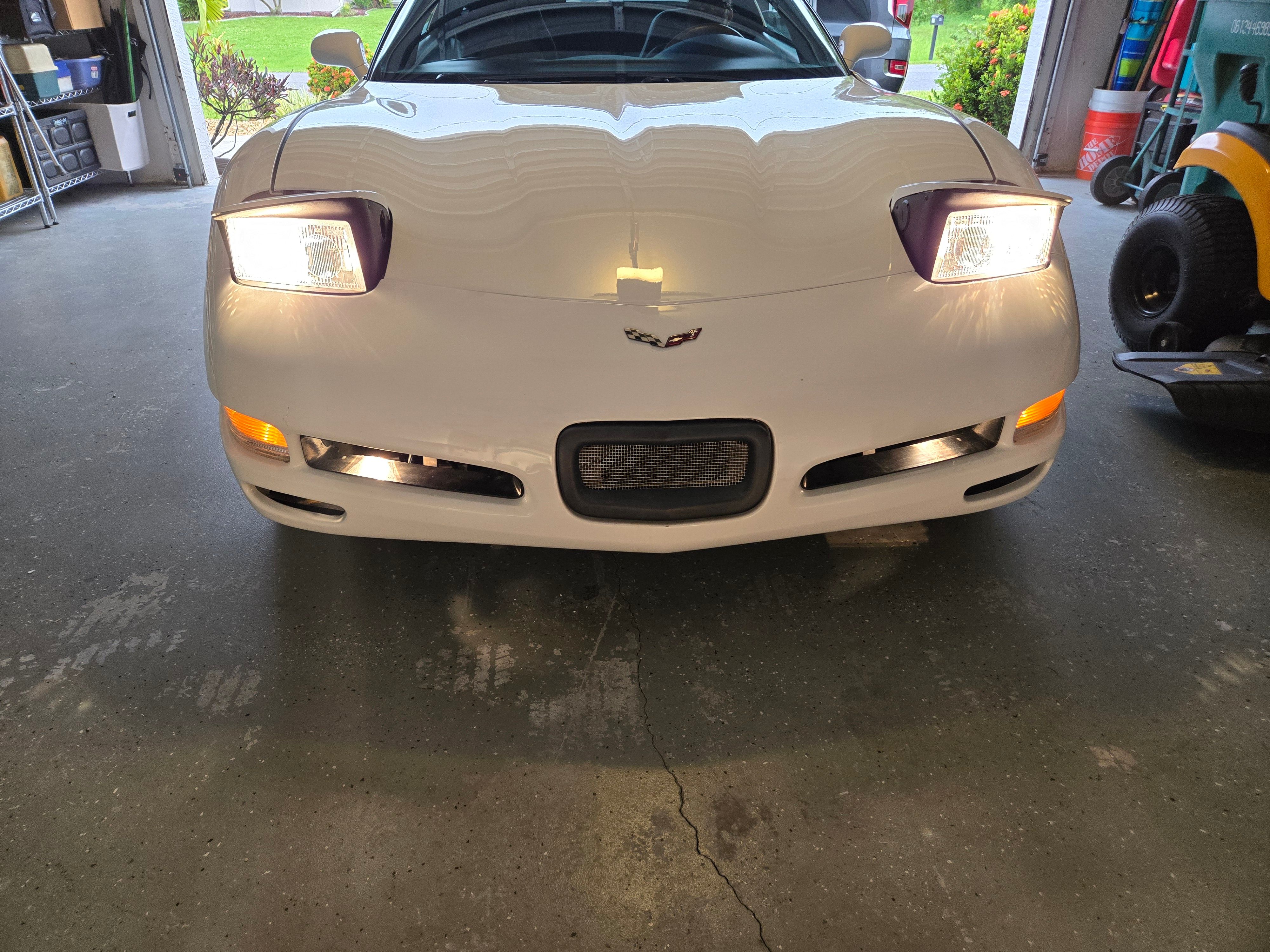 Used 1998 Chevrolet Corvette Coupe w/ Roof Pkg RWD image 30