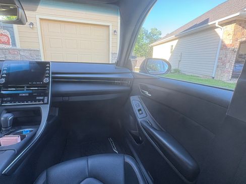 Used 2019 Toyota Avalon XSE w/ All Weather Liner Package FWD image 6