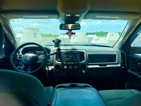 Used 2016 RAM 3500 Tradesman w/ Chrome Appearance Group image 23