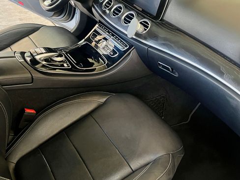 Used 2017 Mercedes-Benz E 300 4MATIC image 5