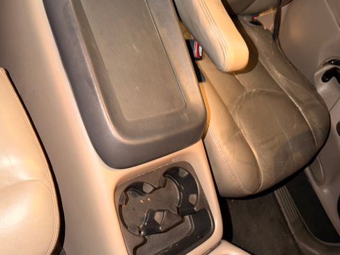 Used 2002 Chevrolet Avalanche 2WD image 21