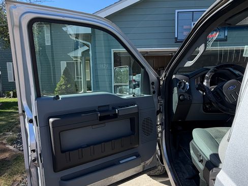 Used 2011 Ford F250 XLT AWD/4WD image 9
