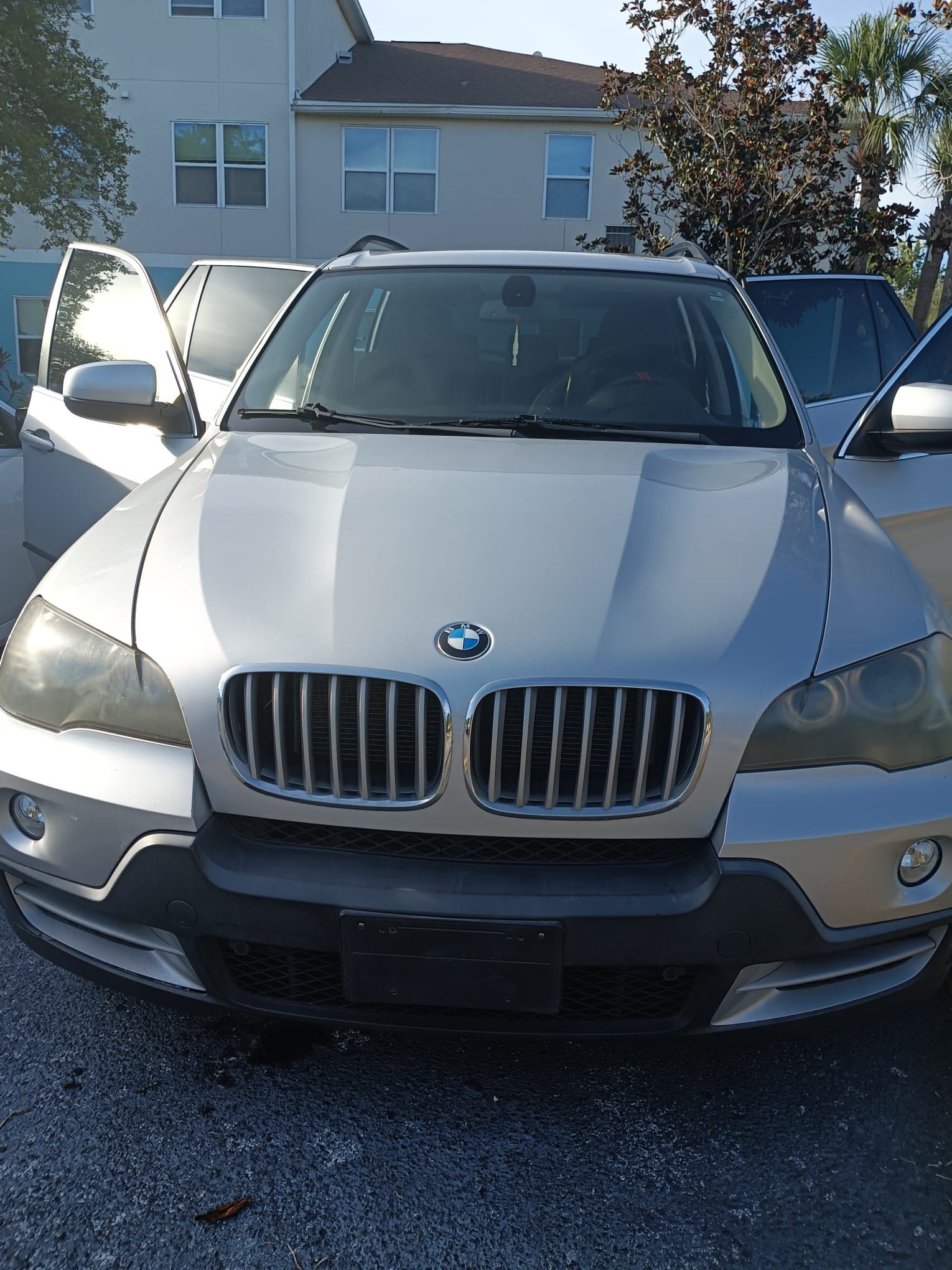 Used 2009 BMW X5 xDrive48i AWD/4WD image 1
