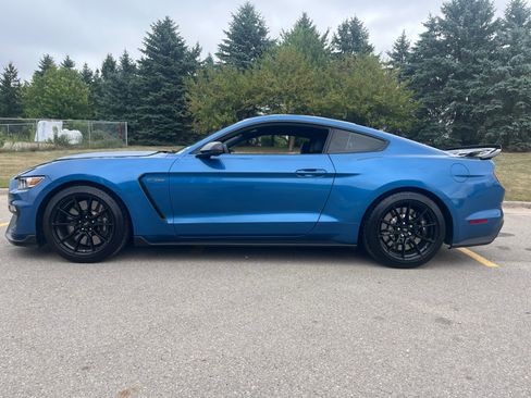 Used 2019 Ford Mustang Shelby GT350 w/ Technology Package RWD image 13