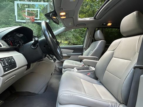 Used 2014 Honda Odyssey EX-L image 9