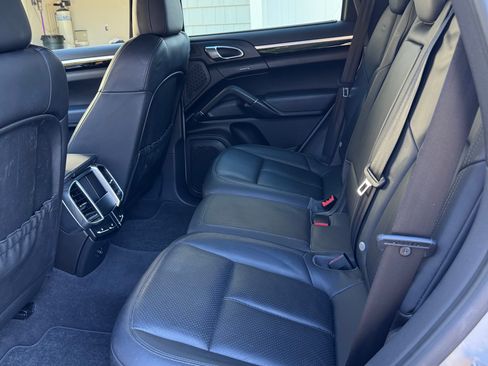 Used 2013 Porsche Cayenne image 17