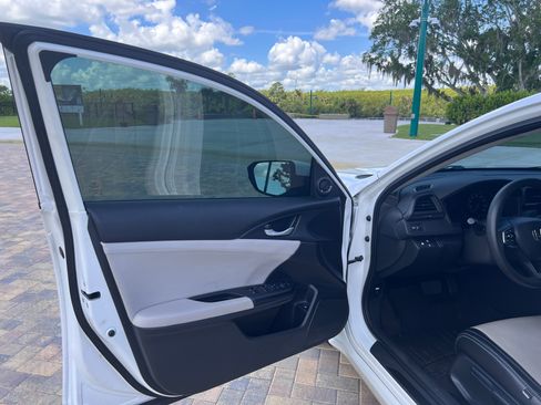 Used 2019 Honda Insight LX image 14