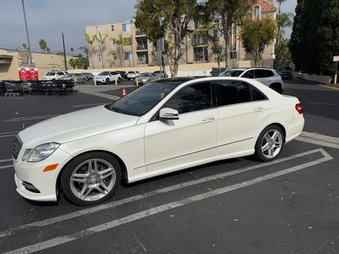 Used 2013 Mercedes-Benz E 350 Sedan image 4