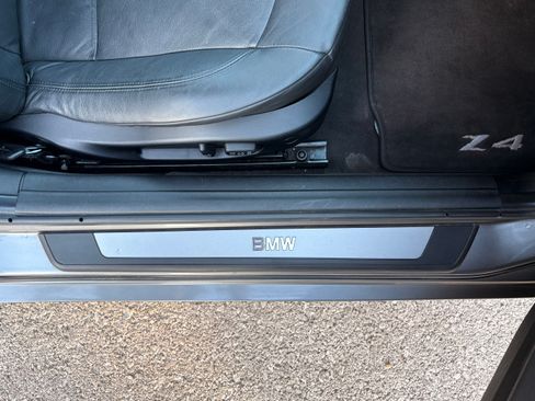 Used 2004 BMW Z4 2.5i image 14