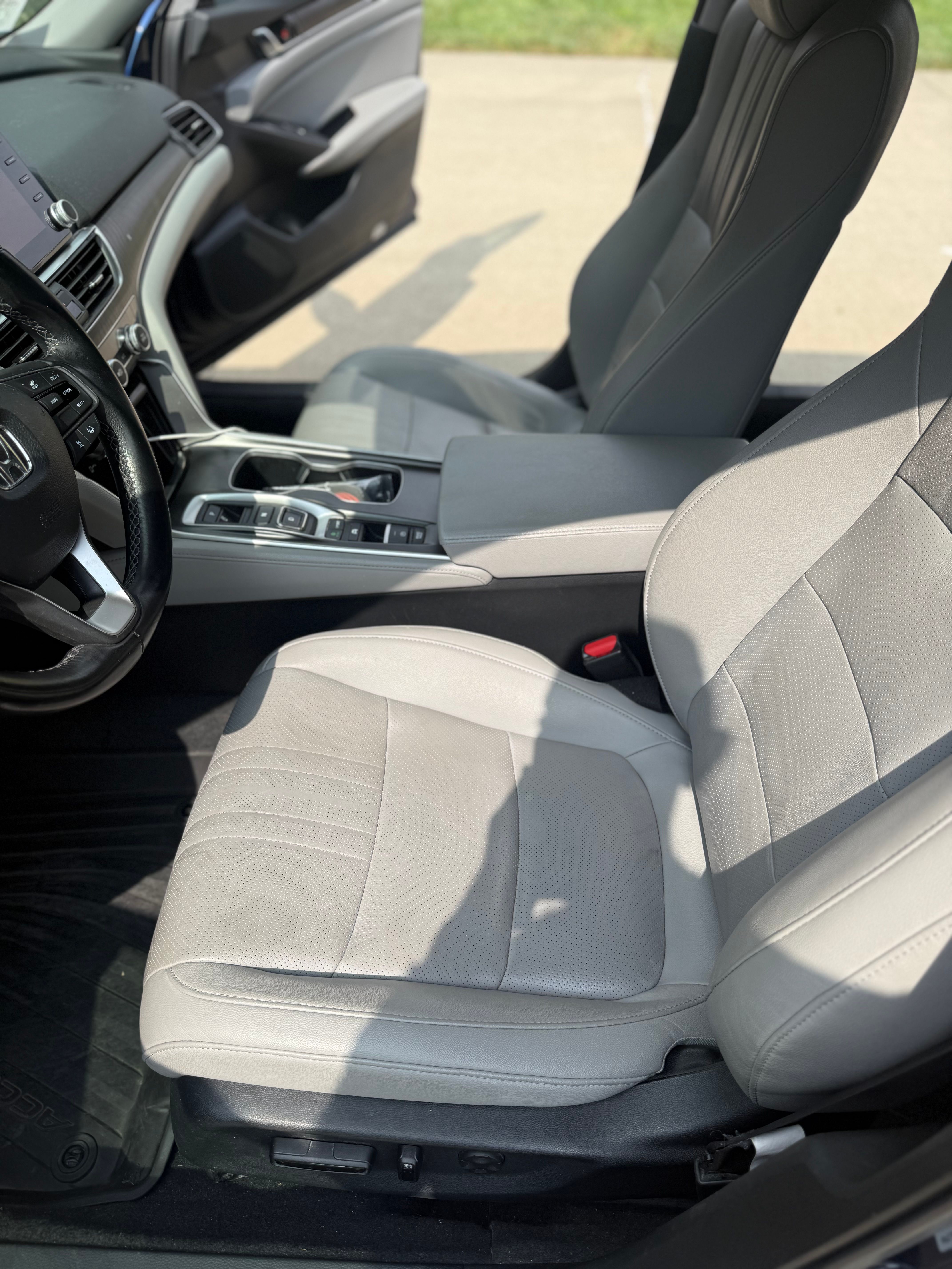 Used 2020 Honda Accord Touring image 13
