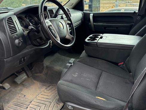 Used 2014 Chevrolet Silverado 2500 LT w/ Interior Plus Package AWD/4WD image 13