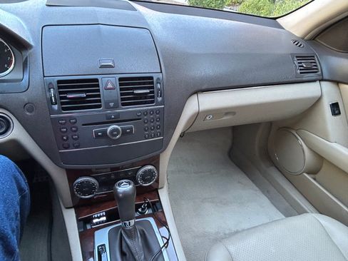 Used 2010 Mercedes-Benz C 300 Sedan image 14