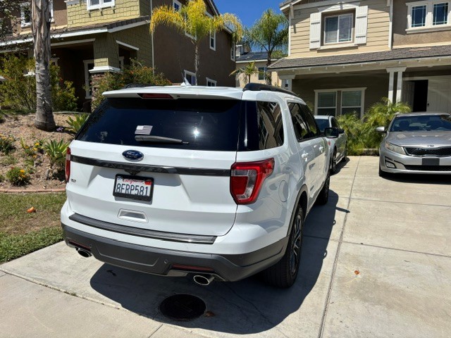 Used 2018 Ford Explorer XLT w/ Equipment Group 202A FWD image 9